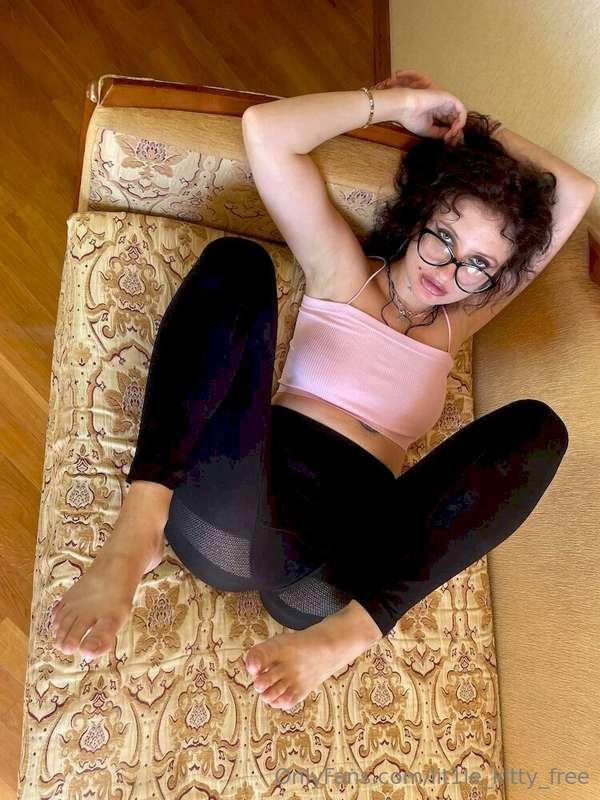 😲🔥 Hot sexologist @y.jessica knows about all your juicy desi..