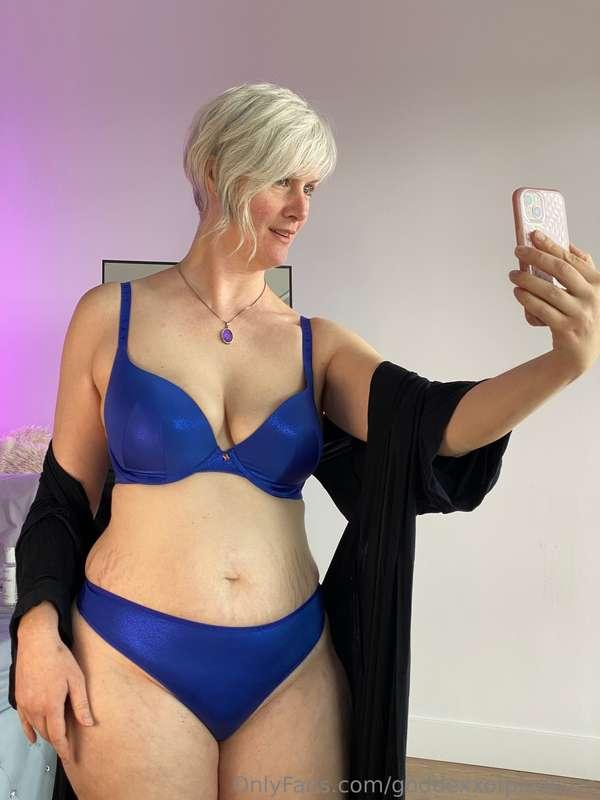 Like this pic if you want me to send you more FREE naughty s..
