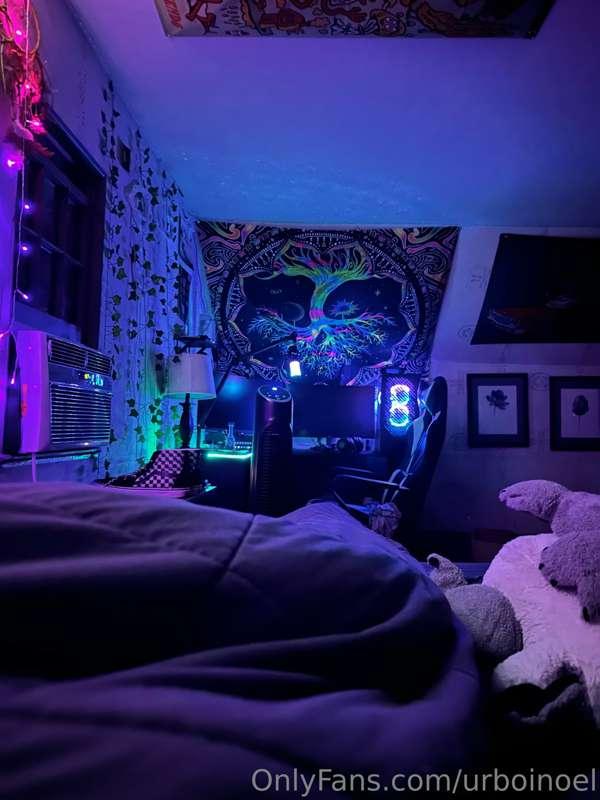 Who’s hanging out and smoking in my room with me?