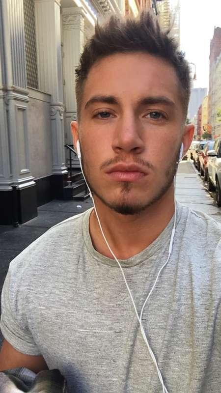 IM SUPER ANNOYED onlyfans wouldn’t let me log in... FINALLY ..