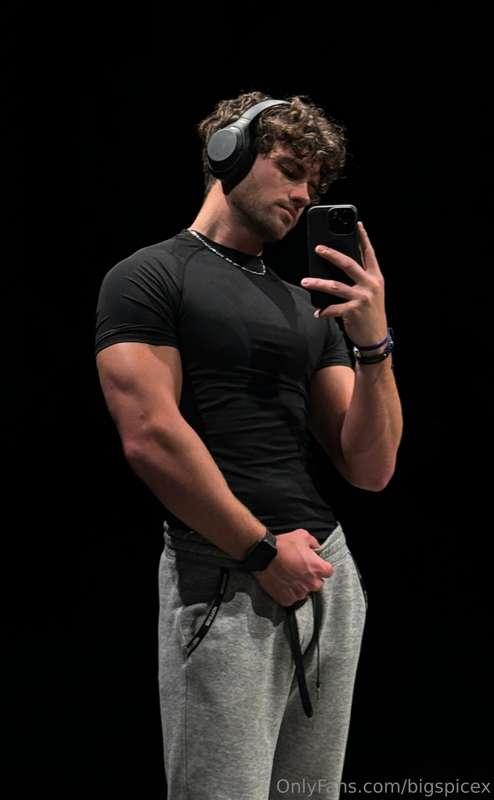 shirts so tight I’ll need your help taking it off 😉