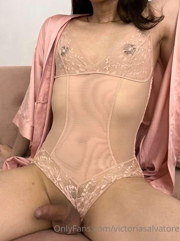 victoriasalvatore image #4
