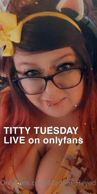 LIVE on onlyfans! Come control my vibe, make me cum while I ..