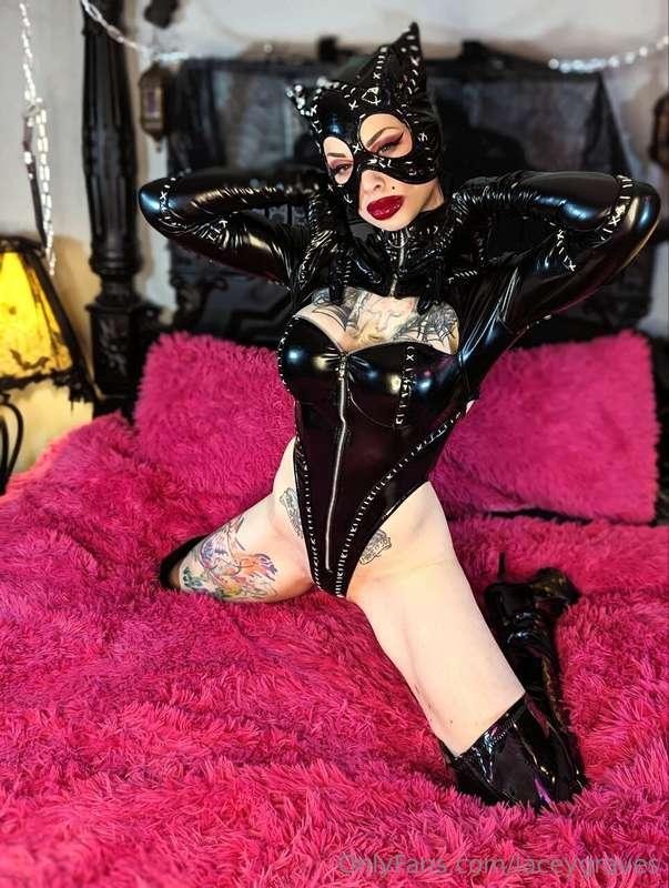 Maybe it's time to show you my wild side😈 