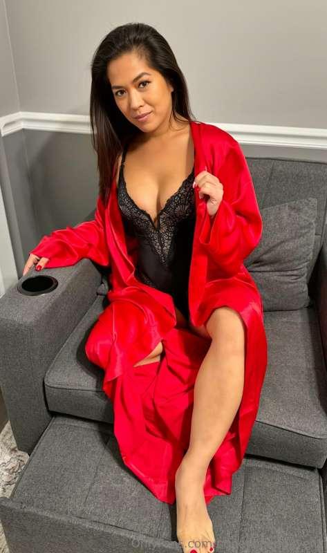 Your dessert is ready Daddy ❤️🔥