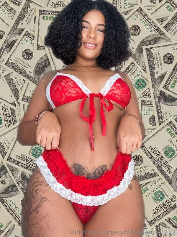 Send me a message papi 🤤
