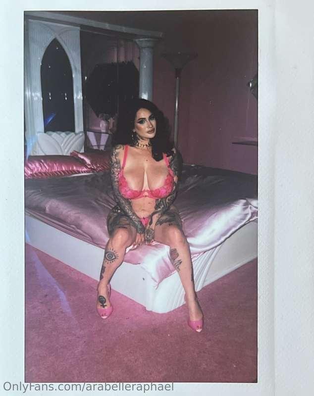 This one’s going in your wallet 💕