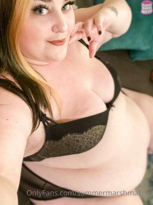 It doesn’t matter the angle, that belly is always hanging. 😜
