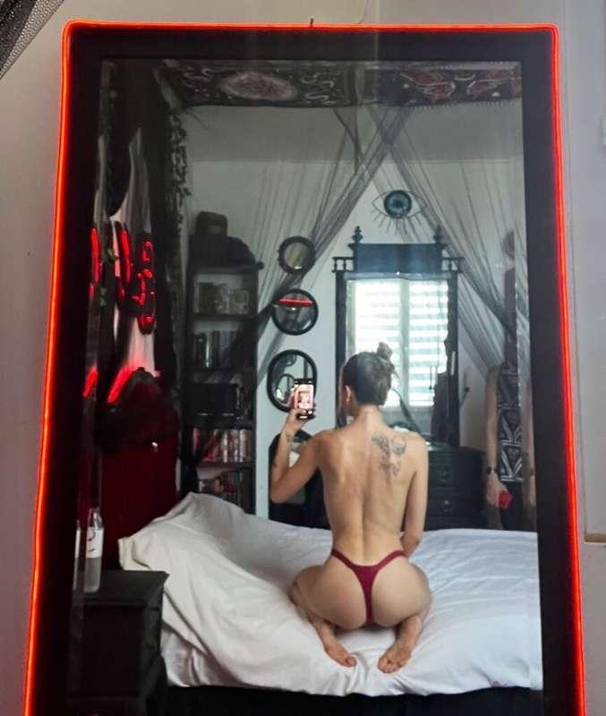 Je voulais essayer mon nouveau miroir 😘