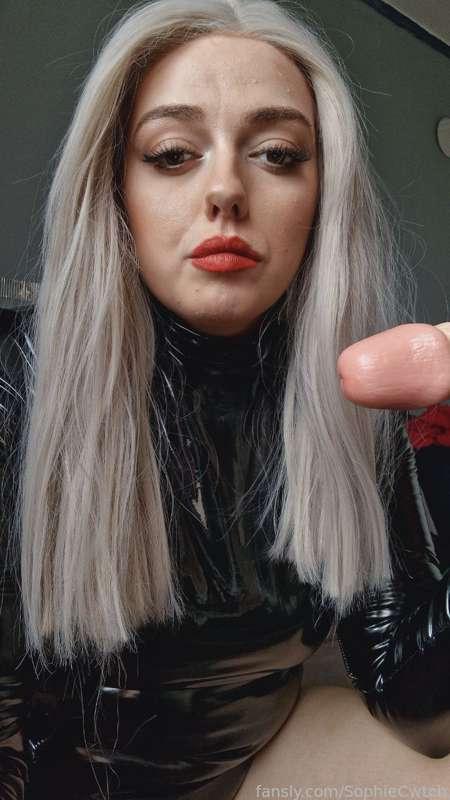sophiecwtch image #0