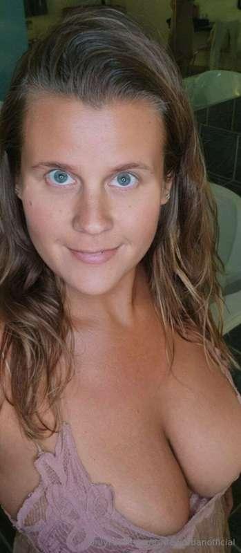 Did you stare at my eyes or my boobs? 🤔