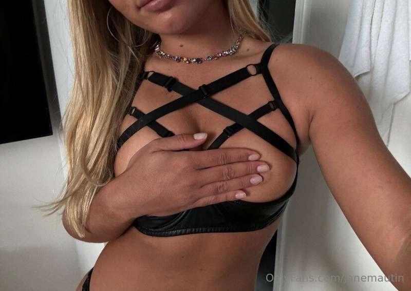 Ready to be your sweetest distraction? 😘