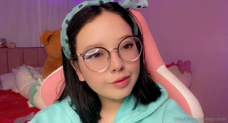 Hiiii! Im back here!!!