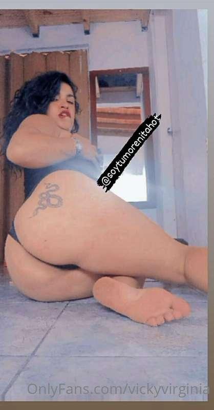 I present to you the hot brunette waiting for you on her fre..