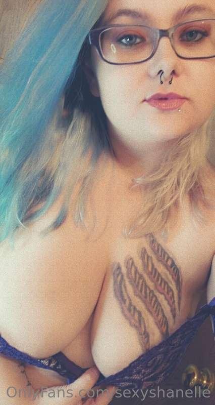 Your pretty little slut 💋