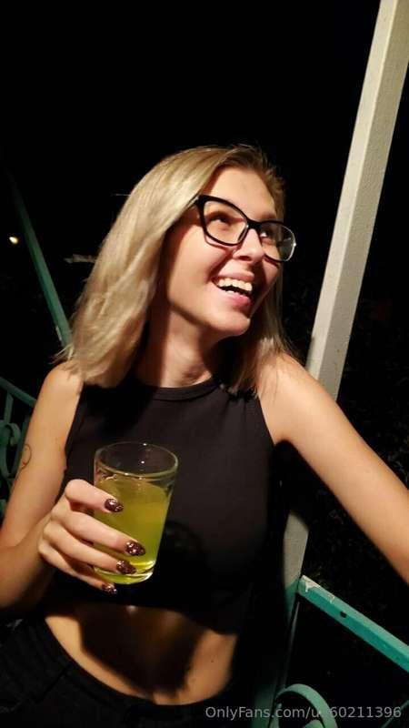 😘I wish you to be as happy as I am in this photo.😍 Smile mor..
