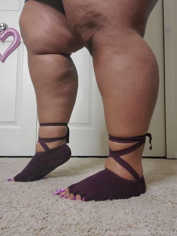 Purple Toe Peekers 💜🦶🏽🦶🏽💜