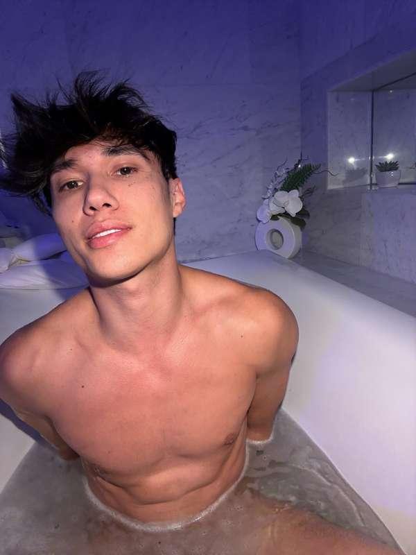 alexjamesvip image #0