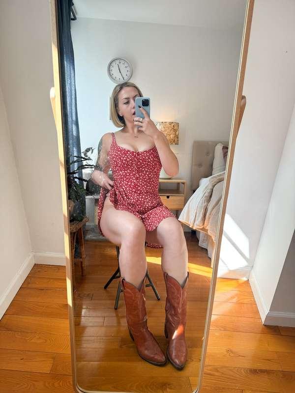 cowboy boots 🤝 sundresses 🤝 no panties