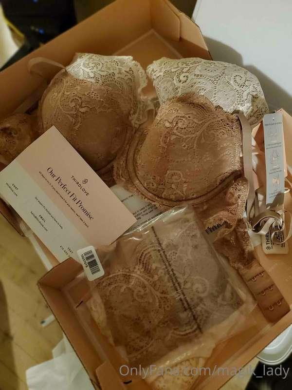😍😍 New lingerie today! I do love online ordering 💕