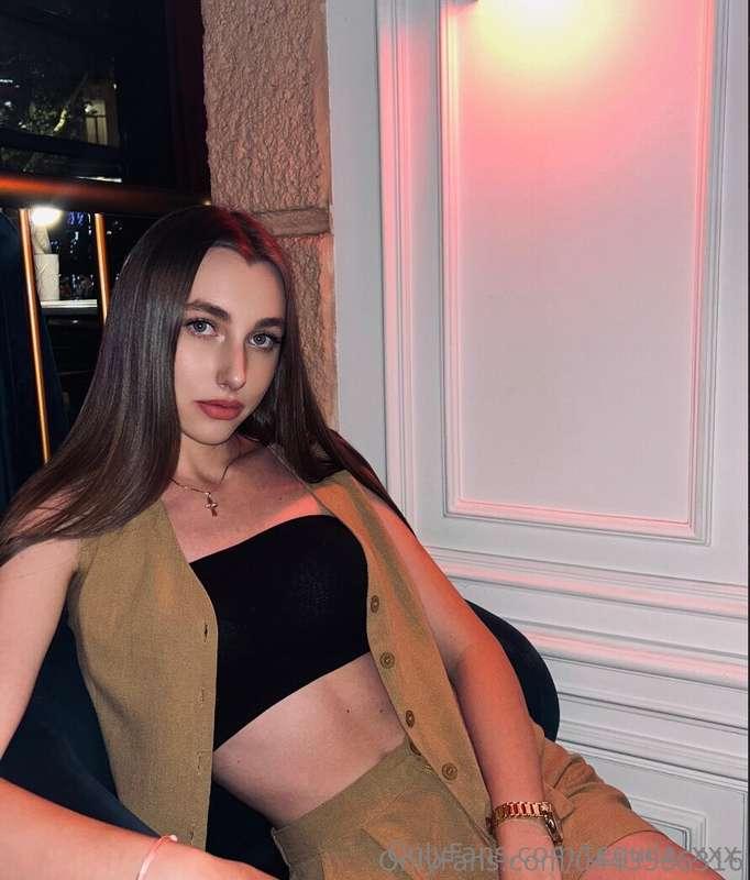 💛FREE TO SUBSCRIBE @renata_r 💛This ❗️18YO ❗️cute girl is abl..