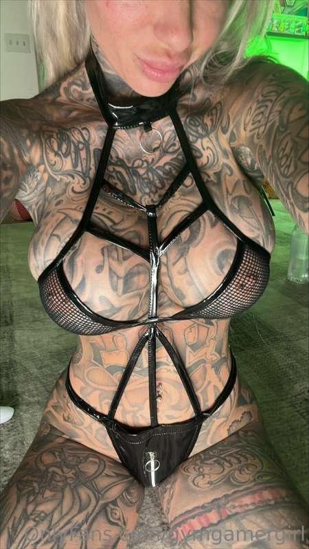 dominate me daddy!😈