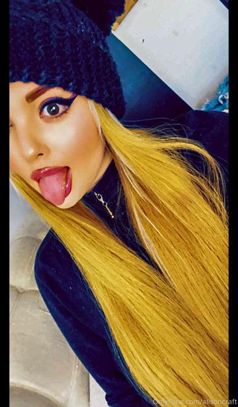 Heyyyy how are you guys? Here is super cold so probably late..