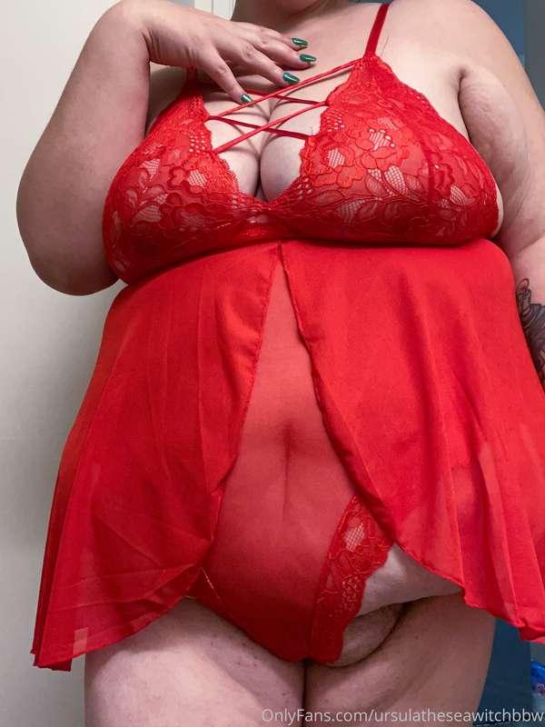 i think i look pretty good in red.... 🥰