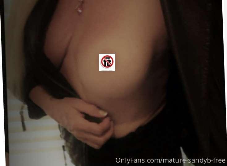 ** TITS LOVERS... DM me #LEATHER to see the UNCENSORED pic....