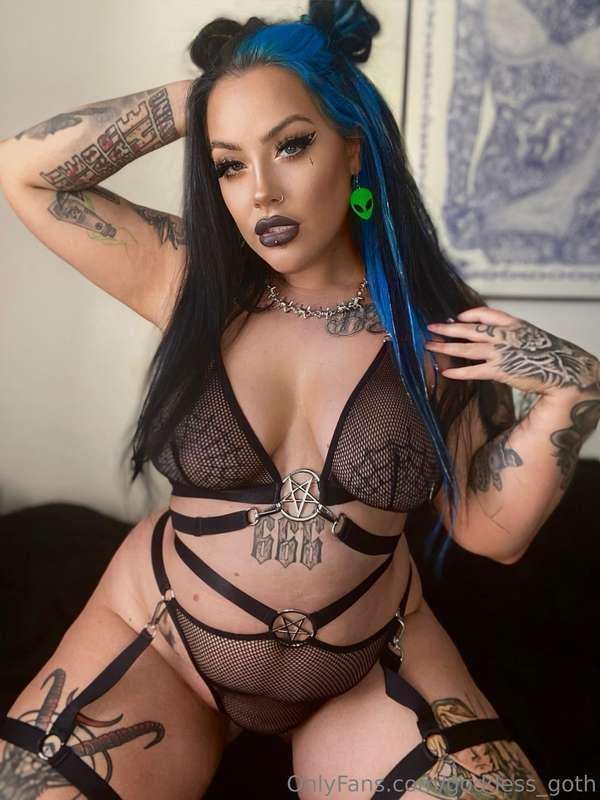 Can I be your mistress? 👀😏 I am looking for new boy toys...