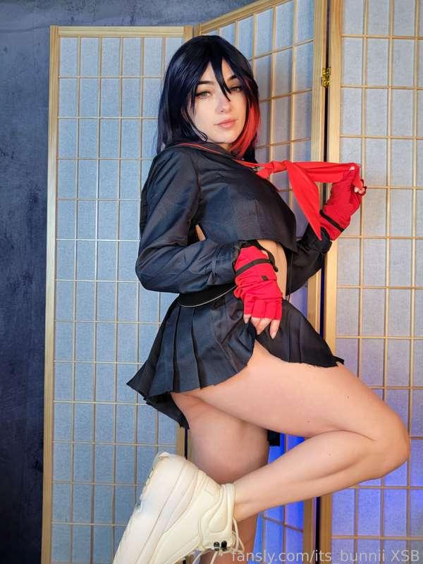 Kill la Kill Ryuko Matoi Cosplay Pics ❤ 
I had to cut the skirt shorter because it was so long sooo if you notice anything odd about the skirt its because of the way it was cut 😂