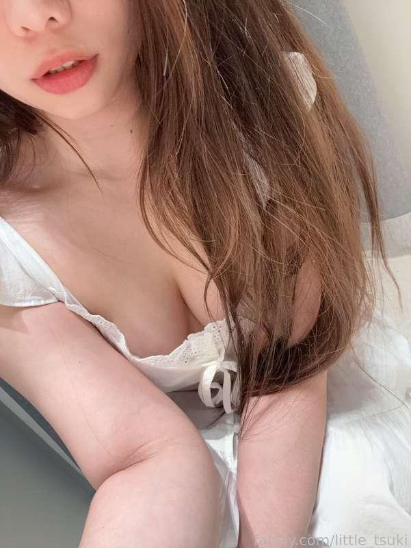 How do you like my outfit 

#asian #boobs #cute #dildo #horny #japanese #tease #teen #teens