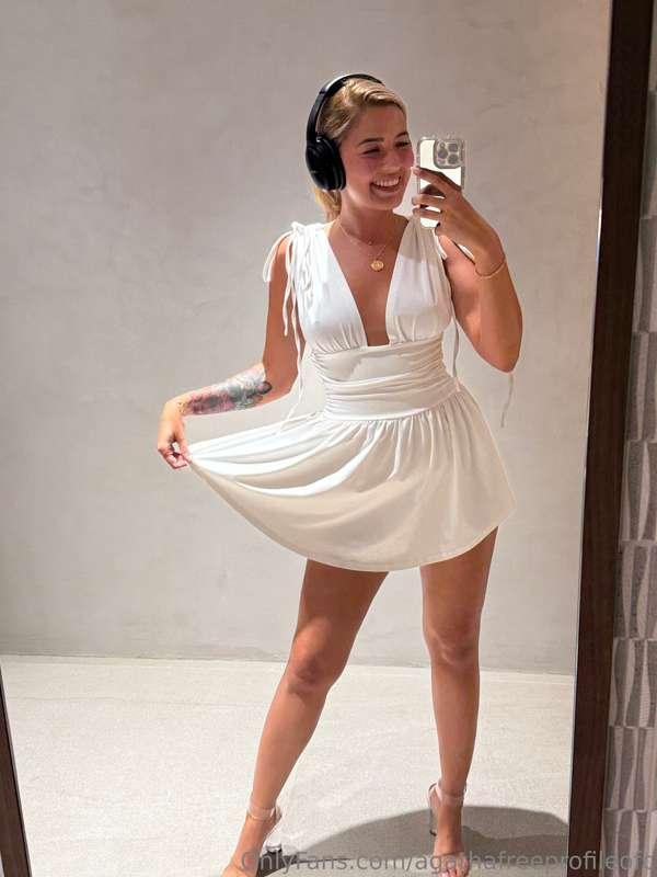 i know what this dress does to you 🥰