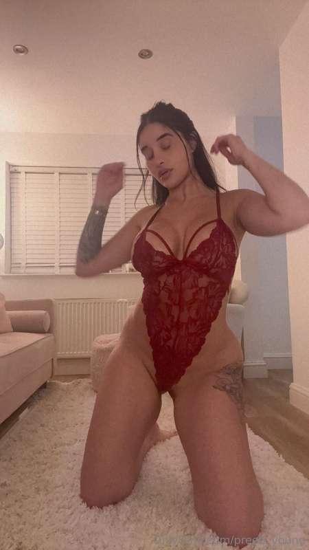 Home alone ? 😈 fancy a visit ? 