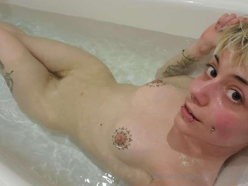 Did a bit of self care today;P bitch loves a bath