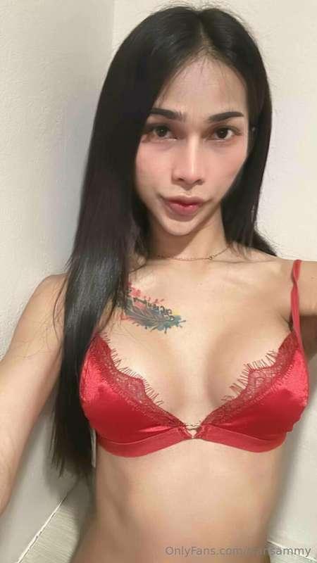 Do I look pretty wearing this? if yes dm me and I'll show yo..