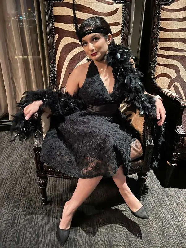 The whore-ing’20s theme party! I make a sexy flapper!