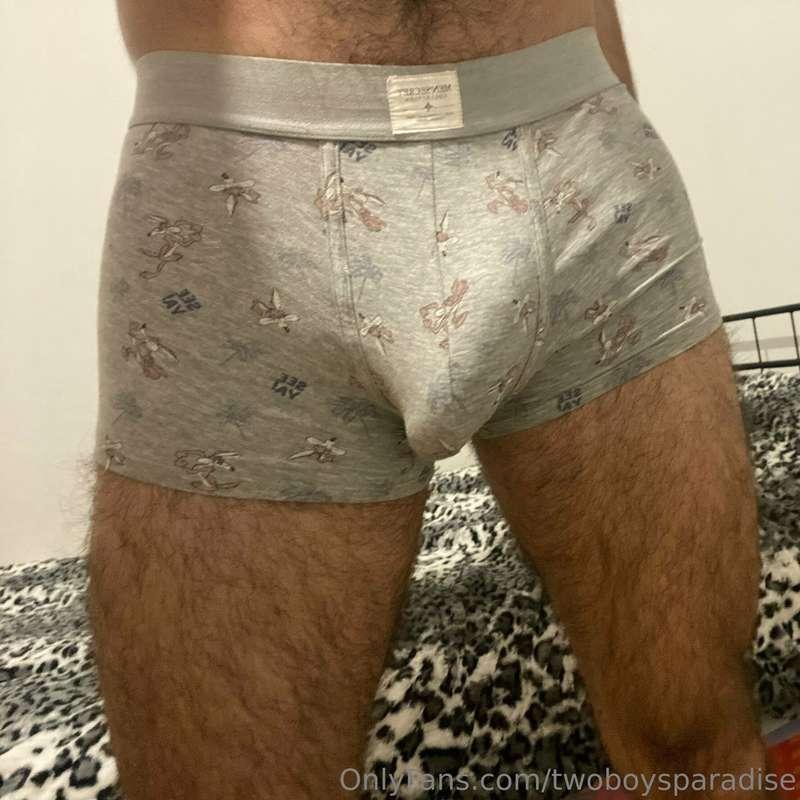And of course, everyone's favorite heartthrob, big Dick Dyla..