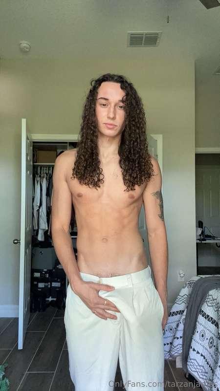 Got something for you to suck on, and it’s not a popsicle 😏👅