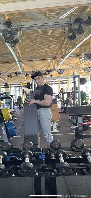 armzbro97 image #0