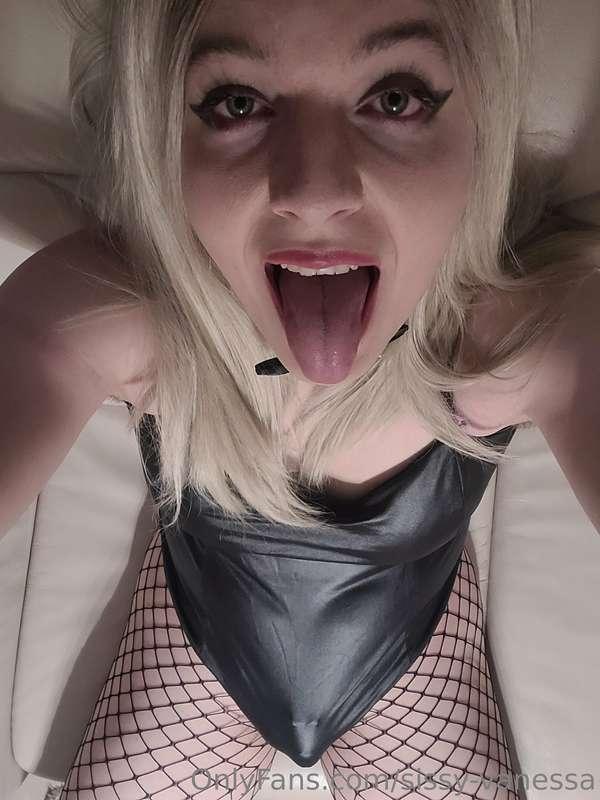 sissy-vanessa image #4