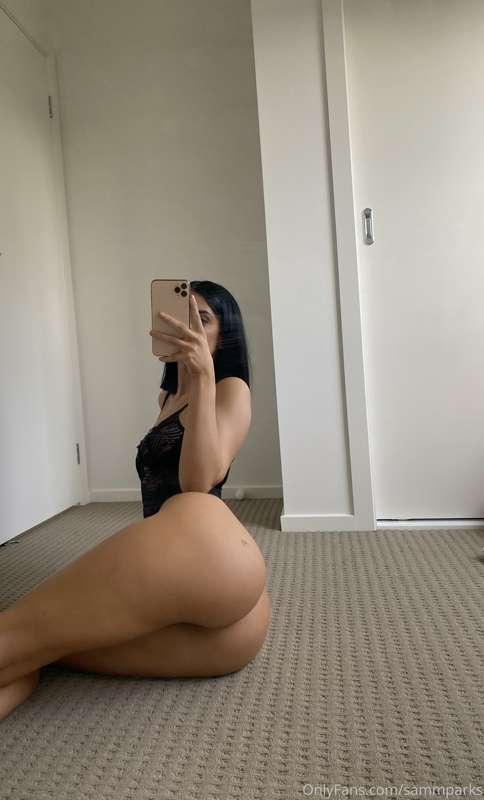 booty meat.. think you could handle these cheeks? 😏