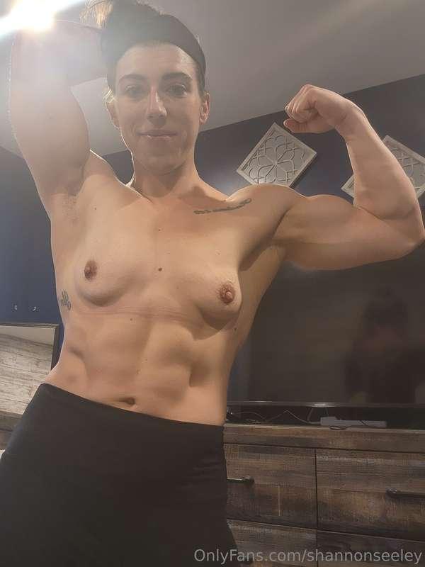Feeling a bit thick today. Post cheat meal pump