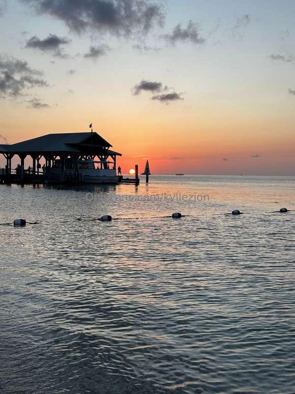 Watched the most beautiful sunset last night ☀️ 