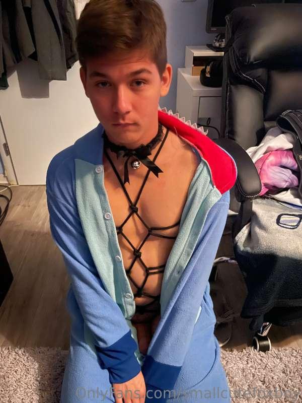 [Older Pics & A Begging Video Post] 

Can I be your favorit ..