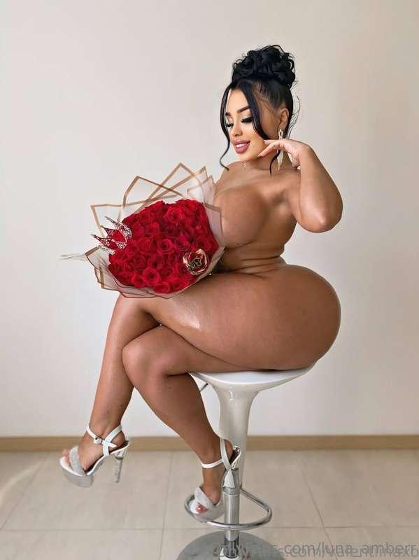 🎁Free subscription🎁This gorgeous @valentiinaxo with huge for..