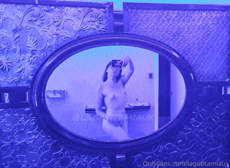 I love when my followers takes me to hotels, so i can take p..