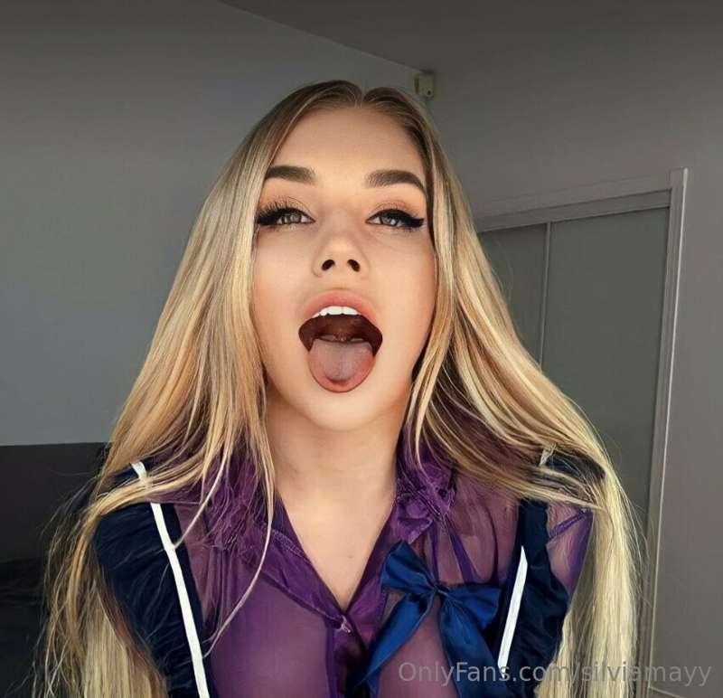## 🔥FIRE GIRL🔥@sexxiarinka🔥FIRE GIRL 🔥
😈She @sexxiarinka  is..