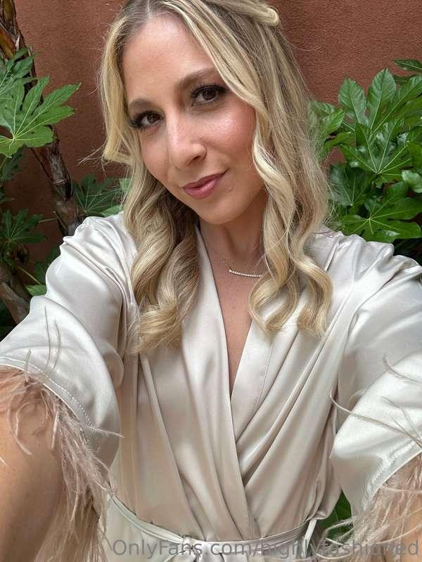 Sorry I’m MIA doing wedding stuff 🤍