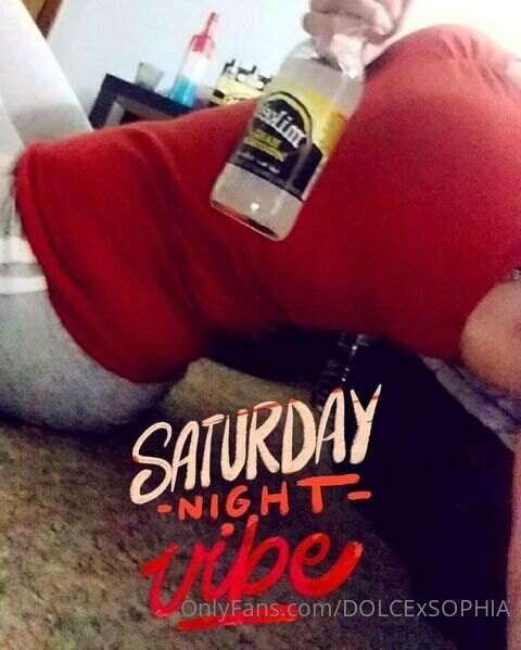 ***Tip*** if you'd get ***tipsy*** with me 😈🥴  
🖤 onlyfans.c..